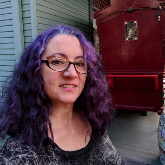 Meet your Posher, Nikki - Picture 2 of 5